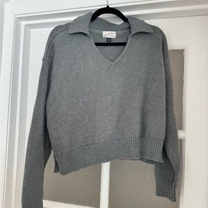 Universal Thread Gray V-Neck Collared Sweater